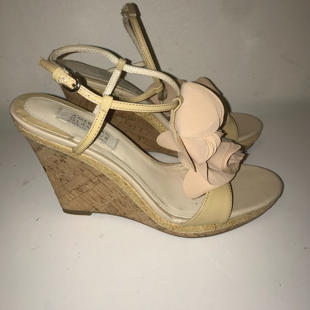 Badgley Mischka American Glamour cork wedge heels - Picture 2 of 6